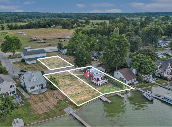 2207 Strait Tow Boulevard, Crystal, MI 48818