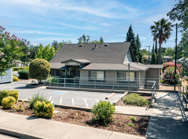 2690 Victor Avenue, Redding, CA 96002