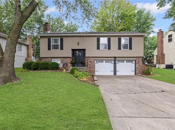 16101 W 153rd Street, Olathe, KS 66062