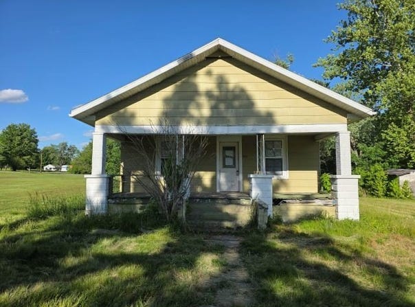 905 Mcclintock Avenue, Johnston City, IL 62951