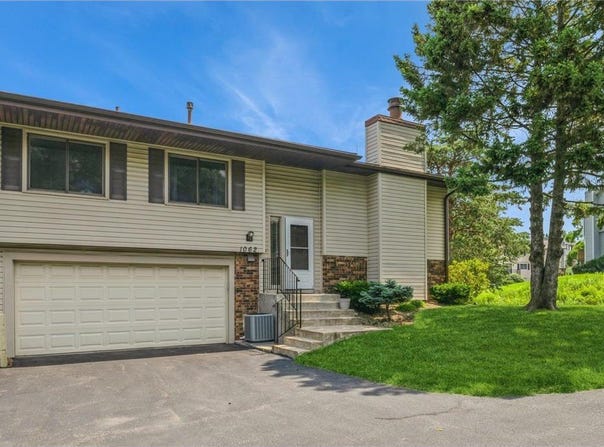 1062 Amble Drive, Shoreview, MN 55126