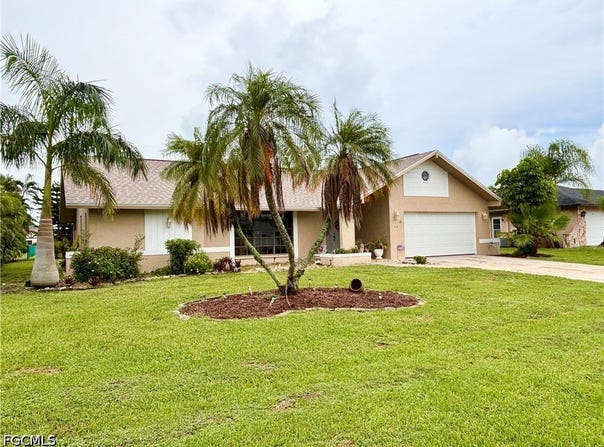 810 El Dorado Parkway W, Cape Coral, FL 33914