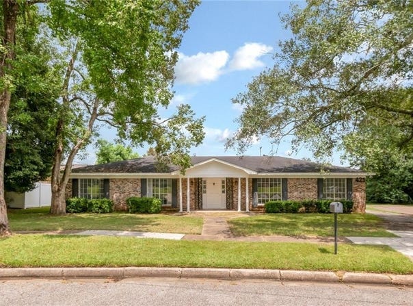 421 Pennington Circle, Mobile, AL 36606