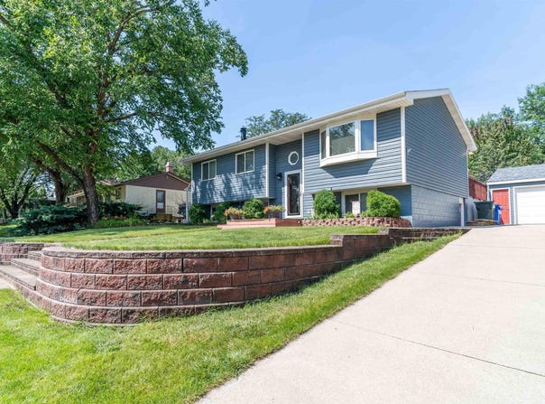 2028 Tilbury Road, Waterloo, IA 50701