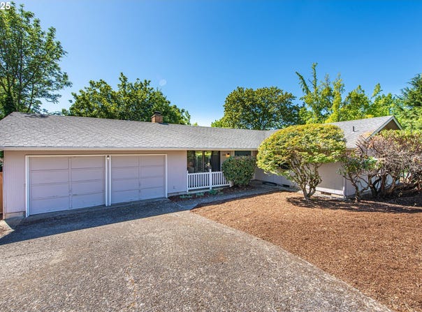 2200 BRITTANY ST, Eugene, OR 97405