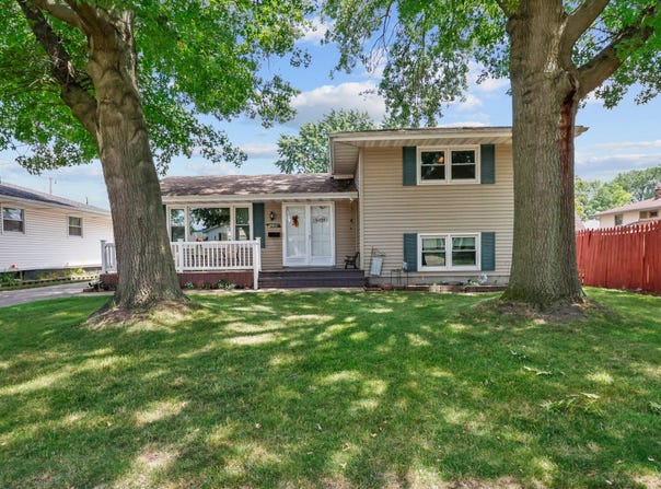 9225 Wildwood Drive, Highland, IN 46322