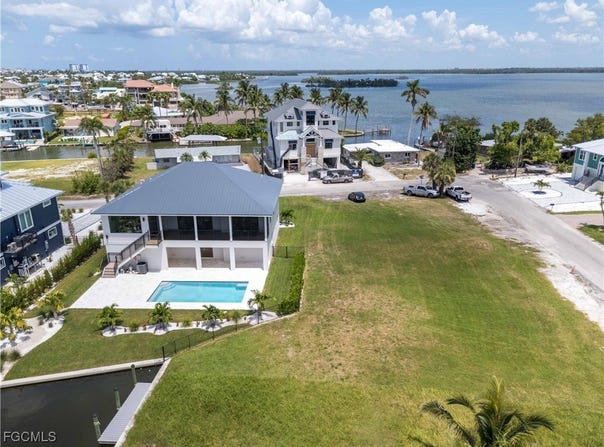 2 Bayview Boulevard, Fort Myers Beach, FL 33931
