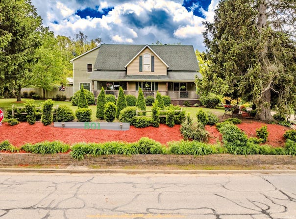 501 W Fox Lake Road, Angola, IN 46730