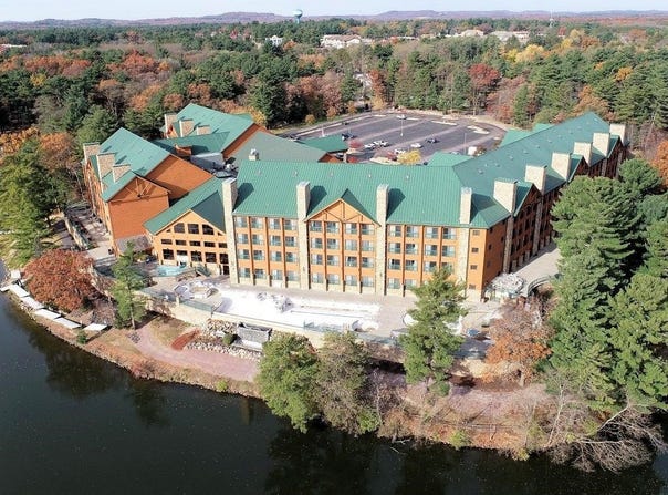350 E Hiawatha Drive, Wisconsin Dells, WI 53965
