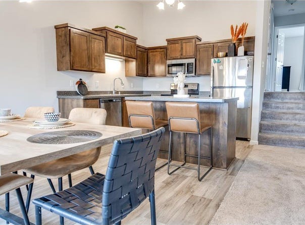 8656 Gateway Circle, Monticello, MN 55362