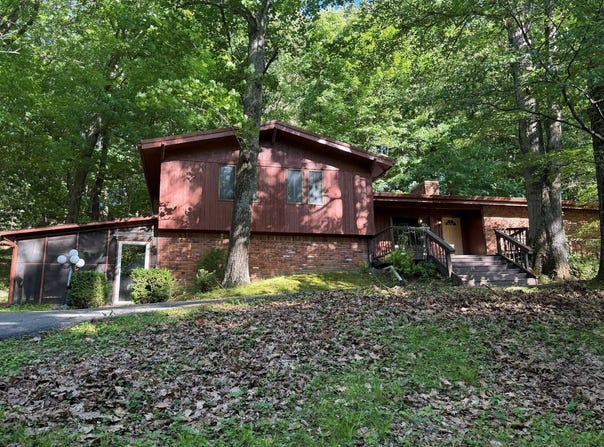 121 E Cruce LN, Marion, KY 42064