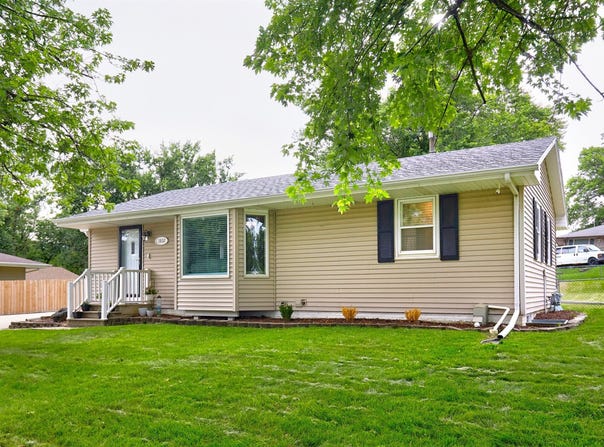1802 W 5th Avenue, Indianola, IA 50125
