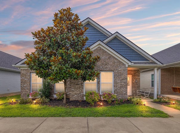 124 McCowans Ferry Alley, Versailles, KY 40383
