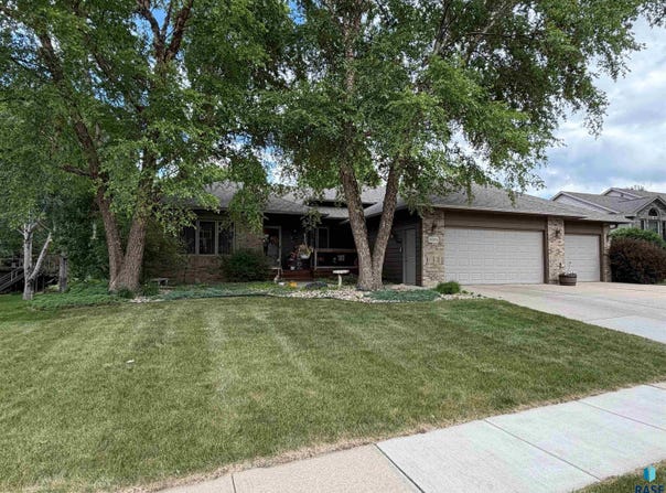 3704 S Judy Ave, Sioux Falls, SD 57103