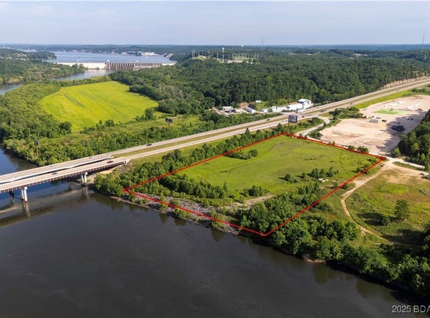290 Osage River Bridge Road, Lake Ozark, MO 65049