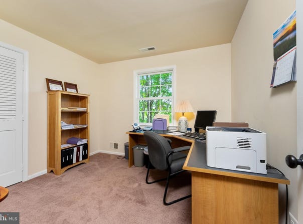 39627 RODEFFER ROAD, LOVETTSVILLE, VA 20180