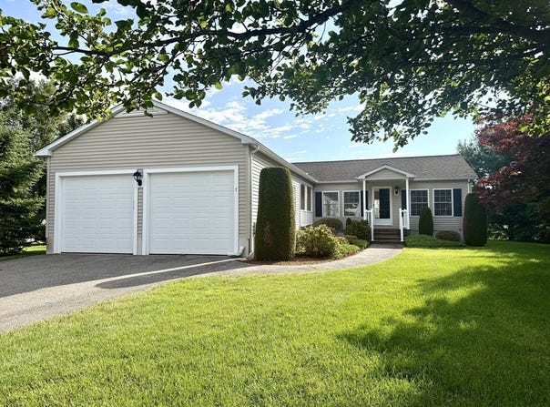 7 Edgestone Drive, Bridgewater, MA 02324
