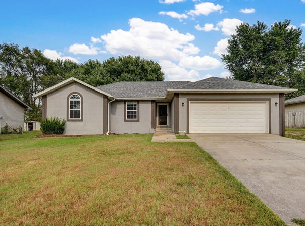 5454 Bradley Avenue, Pleasant Hope, MO 65725
