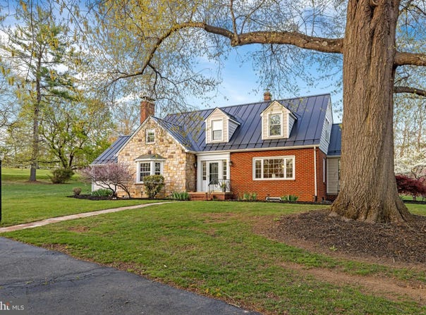 4111 SPOTSWOOD TRAIL, PENN LAIRD, VA 22846