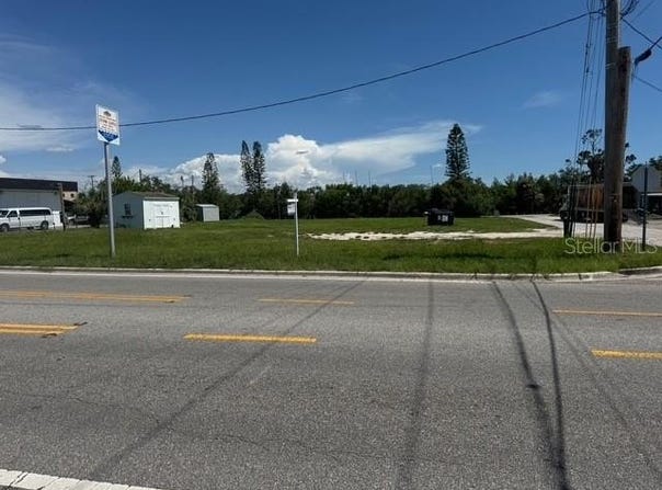 203 1ST STREET NW, RUSKIN, FL 33570