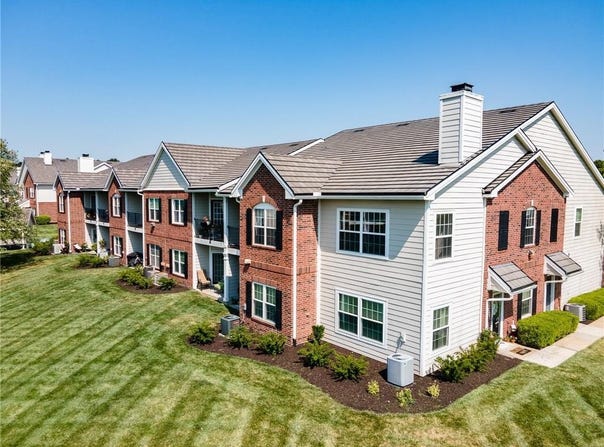 11604 Tomahawk Creek Parkway, Leawood, KS 66211