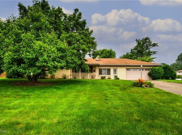 54 Creed Circle, Campbell, OH 44405