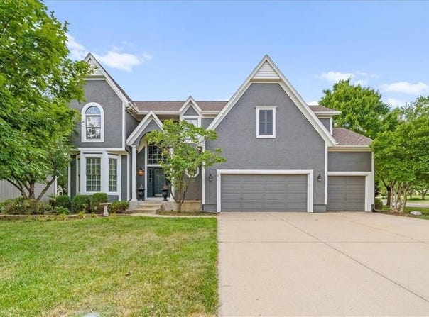 11927 W 131st Terrace, Overland Park, KS 66213