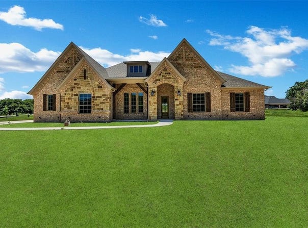 150 Top Flight Drive, Weatherford, TX 76087