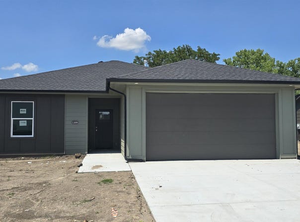 1108 SE 8th, Newton, KS 67114