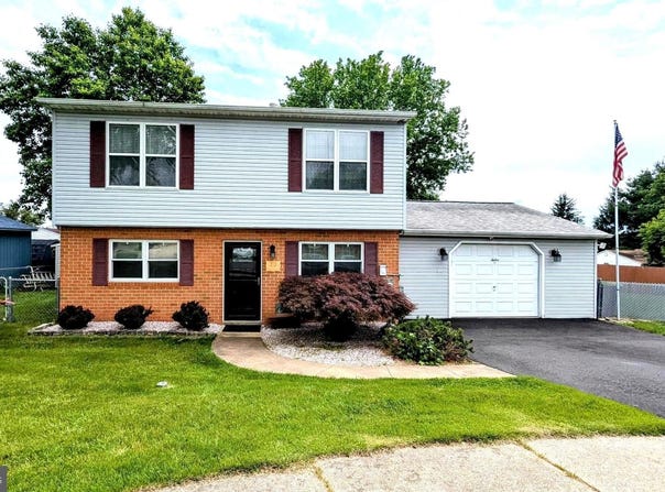 12 ROGERS Circle, NEWARK, DE 19702