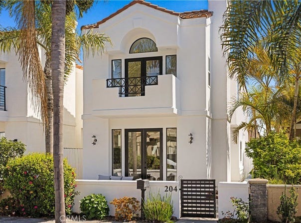 204 Lincoln Ave, Huntington Beach, CA 92648