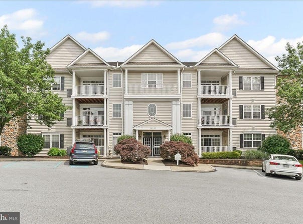306 VICTORIA GARDENS DRIVE, KENNETT SQUARE, PA 19348