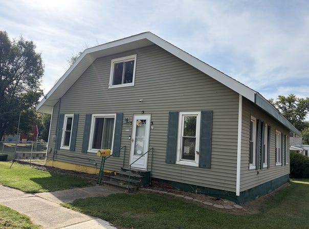 323 W Chestnut Street, Mason City, IL 62664