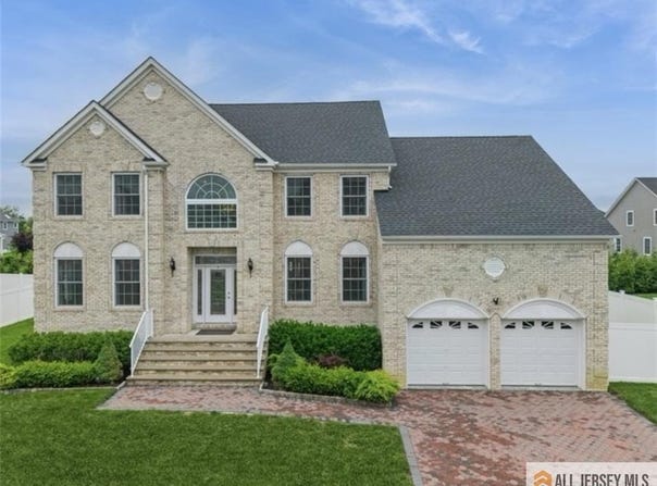20 Washingtons Crossing, Monroe, NJ 08831