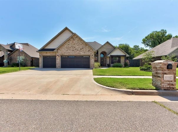 11132 Fairways Avenue, Yukon, OK 73099