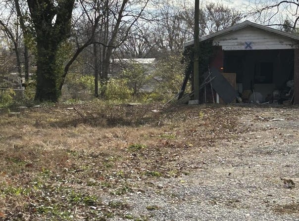 586  Hodge St., Madisonville, KY 42431
