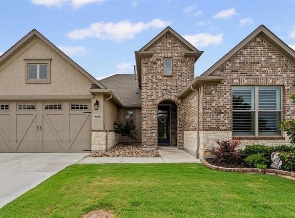 9608 Creekwood Drive, Denton, TX 76207