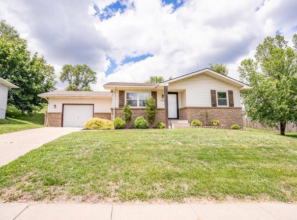 102 SHAMROCK Circle, GLENWOOD, IA 51534