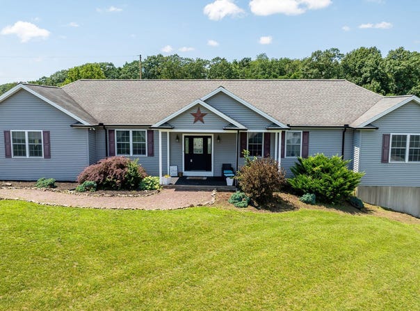 865 CAMELTOWN HILL Road, Danville, PA 17821