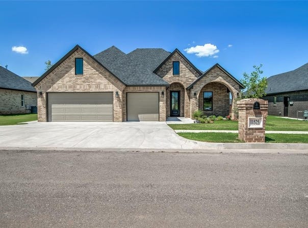 11525 NW 102 Street, Yukon, OK 73099