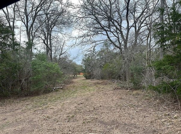 303 FM 609 Rd, Flatonia, TX 78941