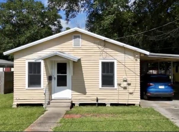 822 Ave N, Crowley, LA 70526