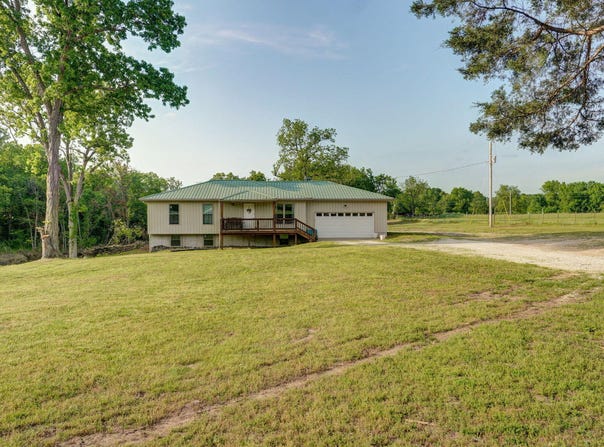 2121 E 505th Road, Halfway, MO 65663