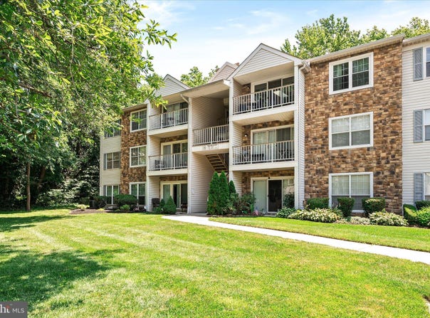 67 WILLOW COURT, HAMILTON, NJ 08619