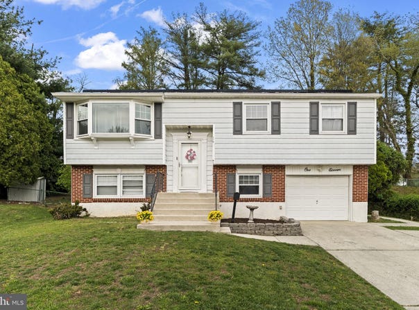111 E HEMMINGSWAY Way, LAWNSIDE, NJ 08045
