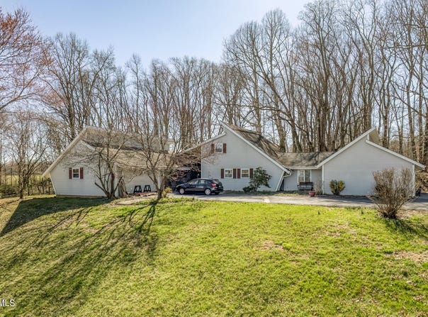 16 Chaucer Court, Gray, TN 37615