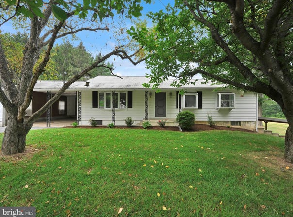 15 NEW BUNKER HILL ROAD, LEBANON, PA 17046