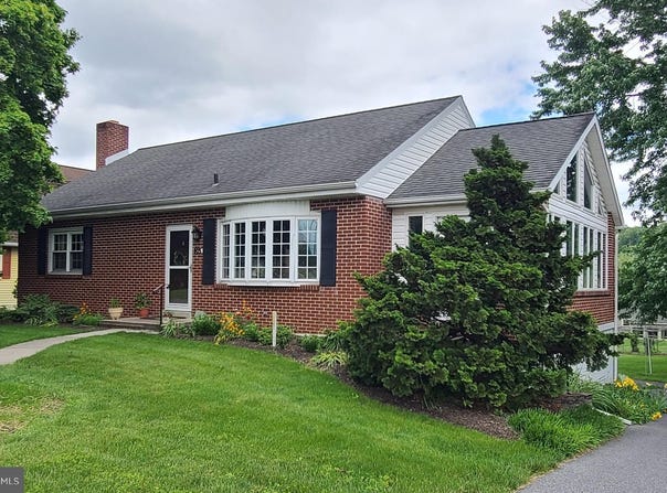805 N 5TH STREET, DENVER, PA 17517
