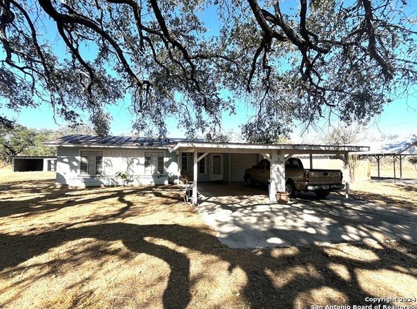 10849 N HIGHWAY 16, Poteet, TX 78065
