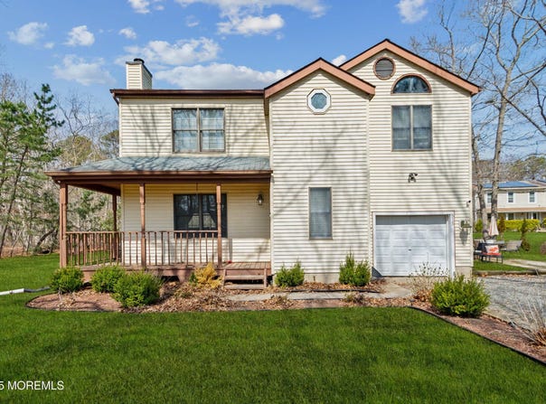515 S 10th Avenue, Galloway, NJ 08205